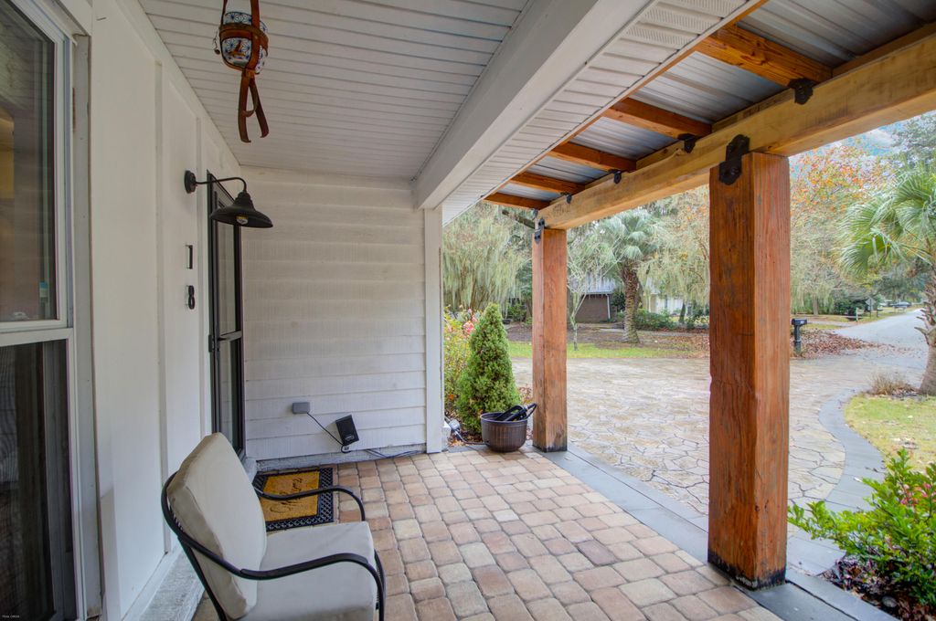 Photo of 18 Hillcreek Boulevard, Charleston, SC 29412 (MLS # 25031513)