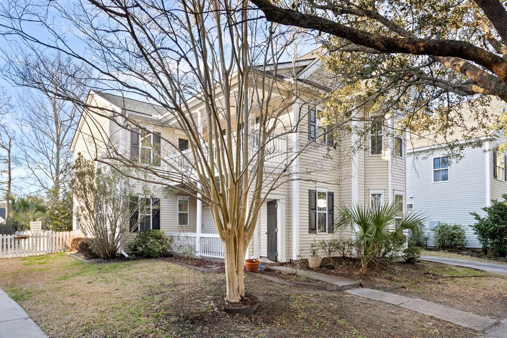 Photo of 43 Regency Oaks Drive, Summerville, SC 29485 (MLS # 26005288)