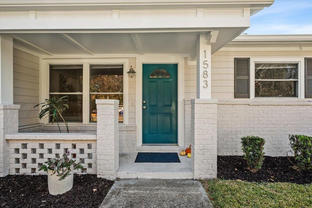 Photo of 1583 W Robinhood Drive, Charleston, SC 29407 (MLS # 25031326)