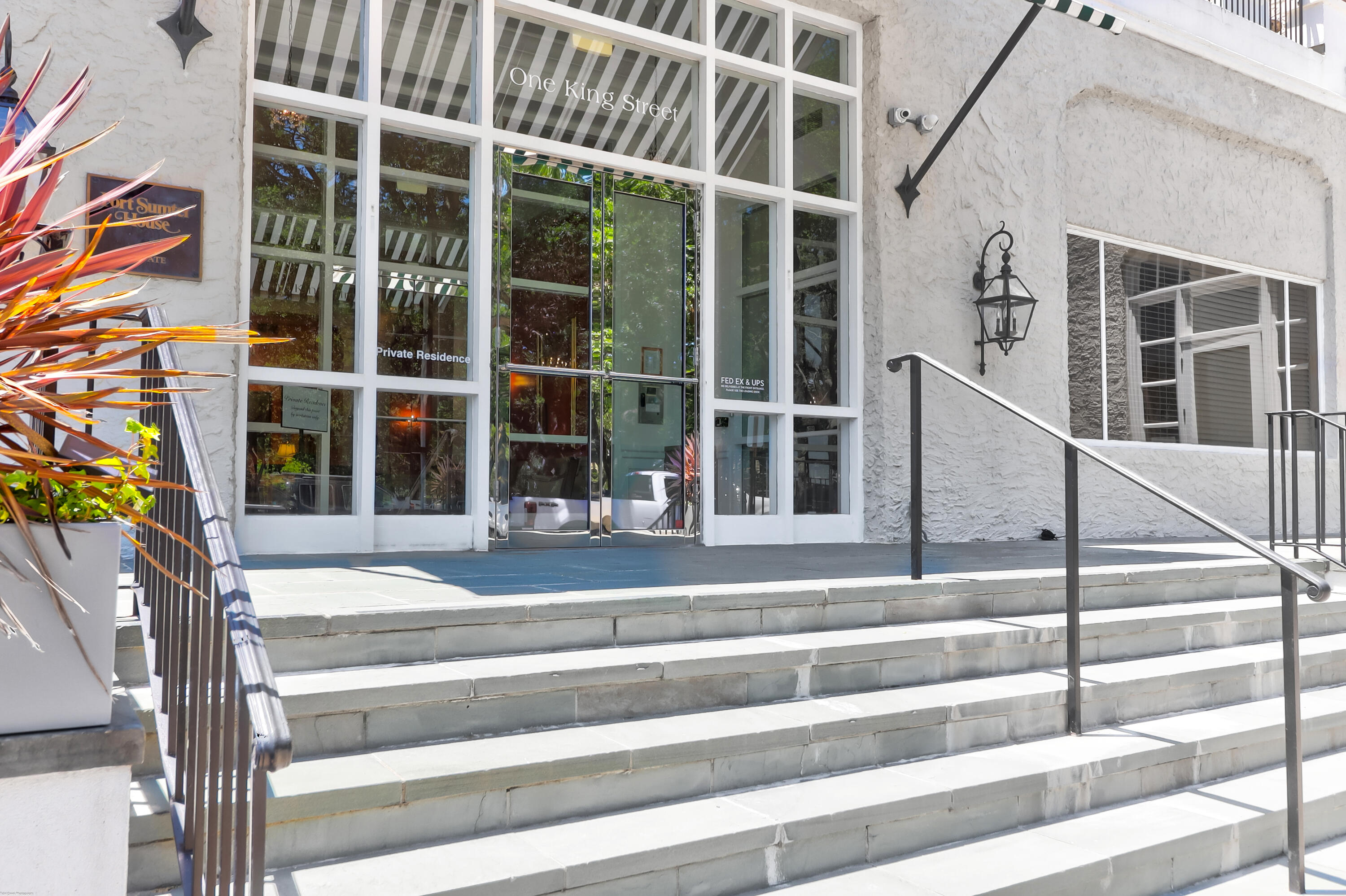 1 King Street 702