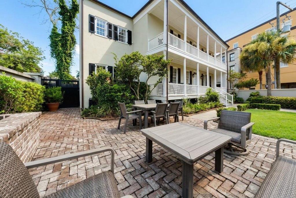 Photo of 46 Pinckney Street, Charleston, SC 29401 (MLS # 26024446)