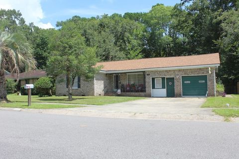 A home in North Charleston