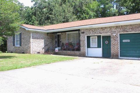 A home in North Charleston