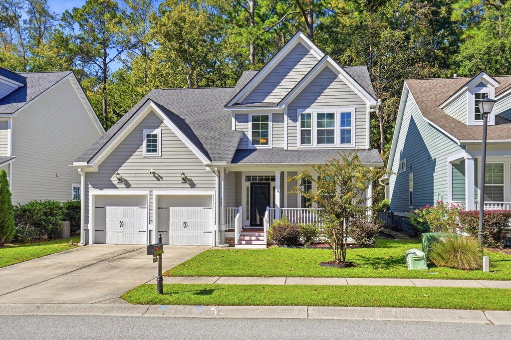 Photo of 162 Ashley Bluffs Road, Summerville, SC 29485 (MLS # 26029418)