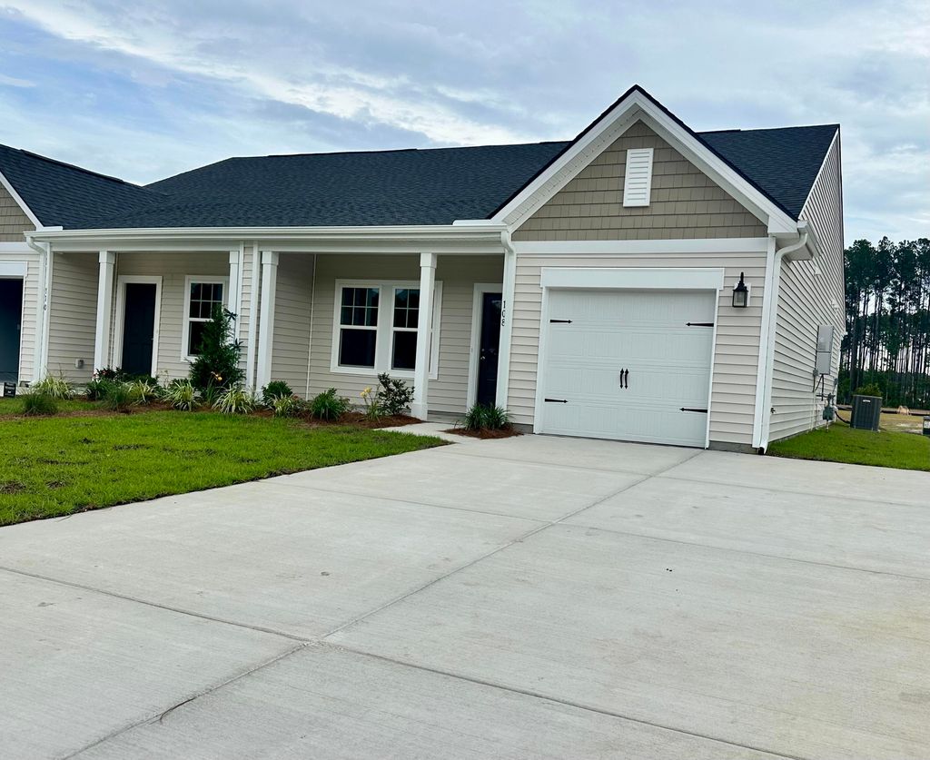 Photo of 108 Breezy Day Drive, Summerville, SC 29486 (MLS # 26015513)
