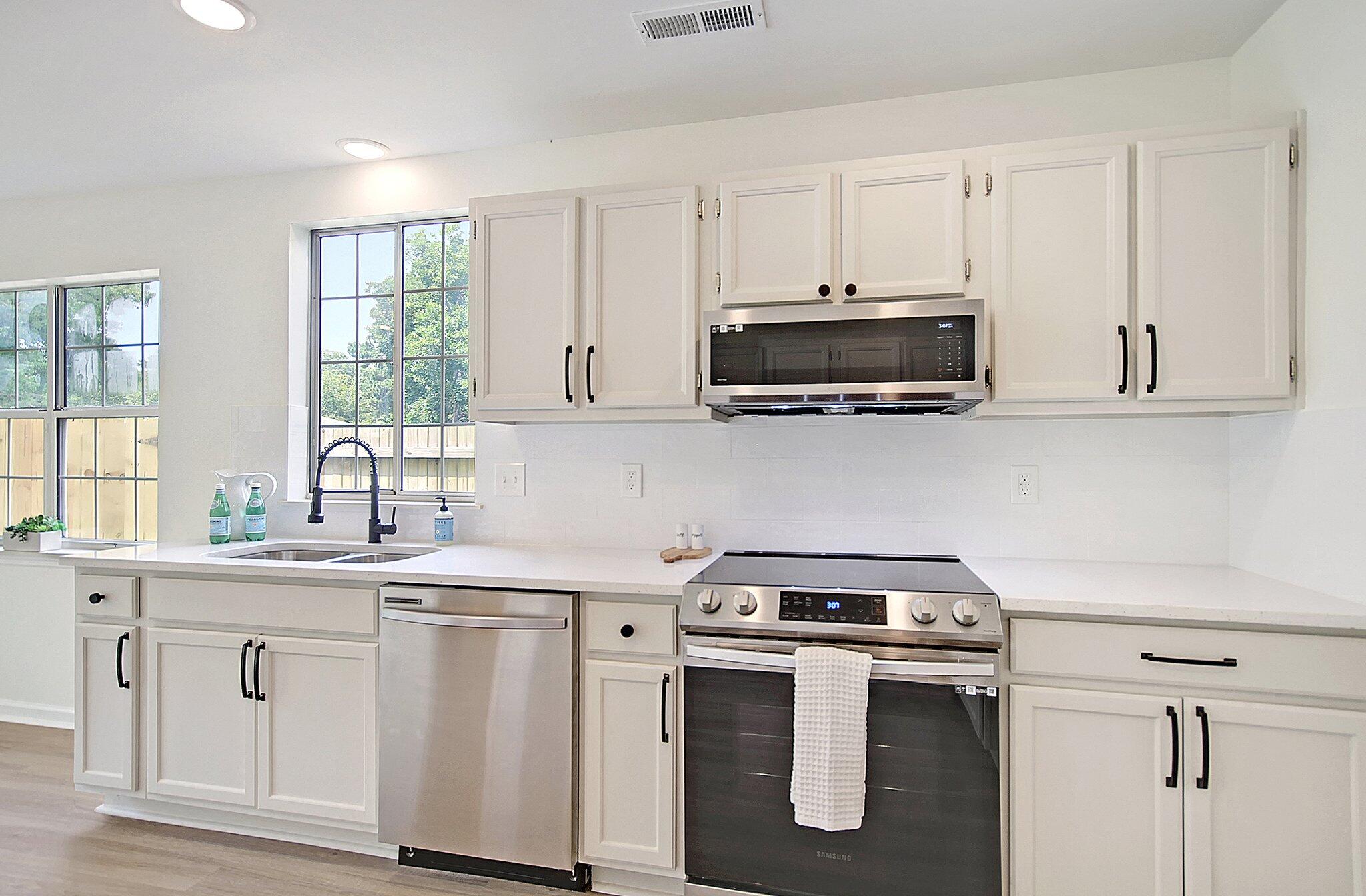 Photo 11 of 25 of 4080 Bonaparte Drive house