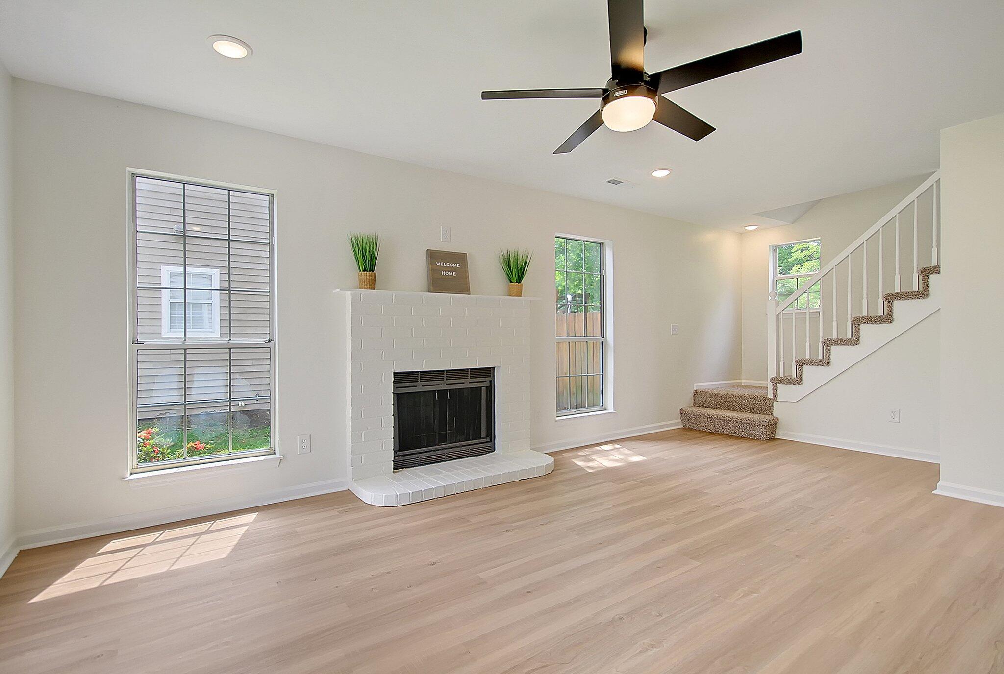 Photo 4 of 25 of 4080 Bonaparte Drive house