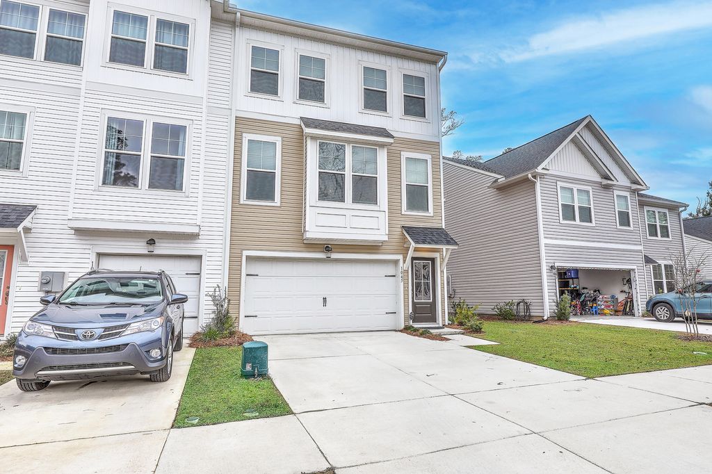 Photo of 1045 Old Cypress Run, Hanahan, SC 29410 (MLS # 25032179)