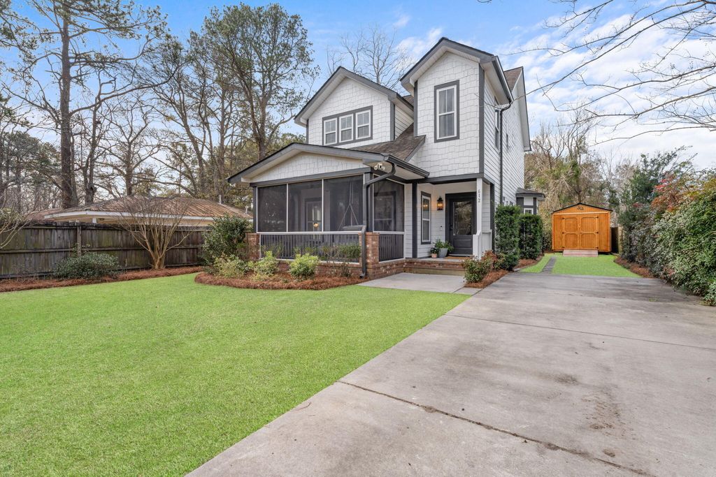 Photo of 612 W 3rd N Street, Summerville, SC 29483 (MLS # 26008535)