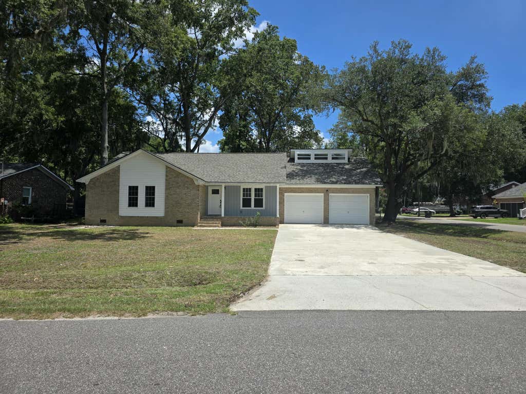 Photo of 1100 Waterside Boulevard, Moncks Corner, SC 29461 (MLS # 26022739)