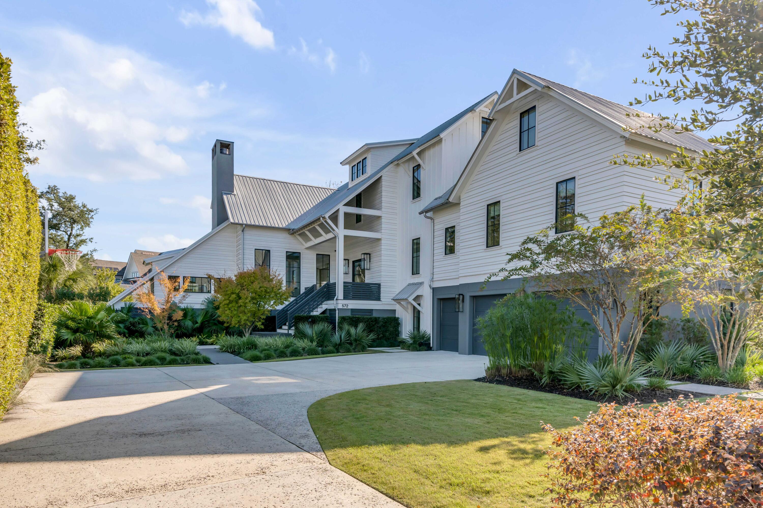572 Wading Place
