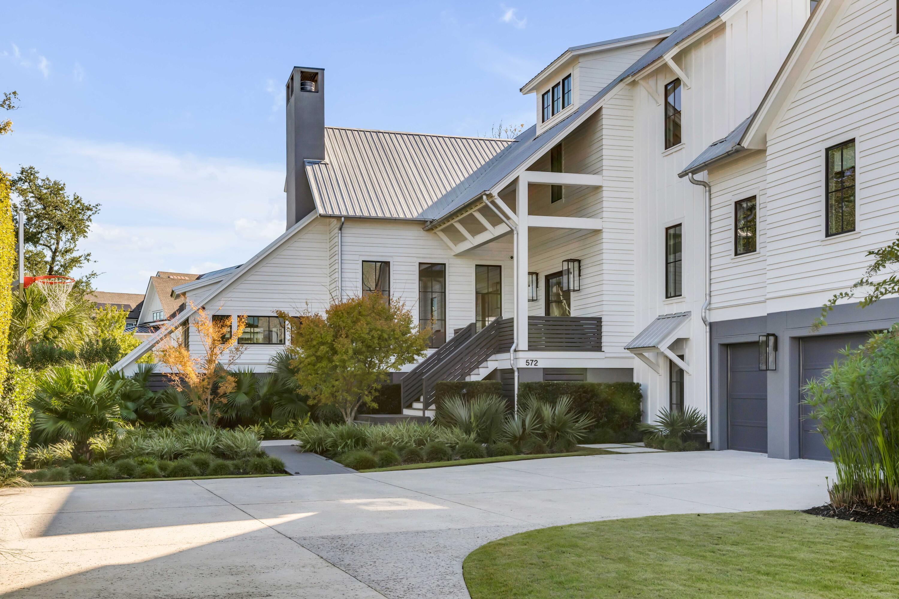 572 Wading Place
