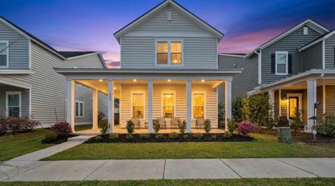 Photo of 137 Country Gate Lane, Summerville, SC 29485 (MLS # 26008466)