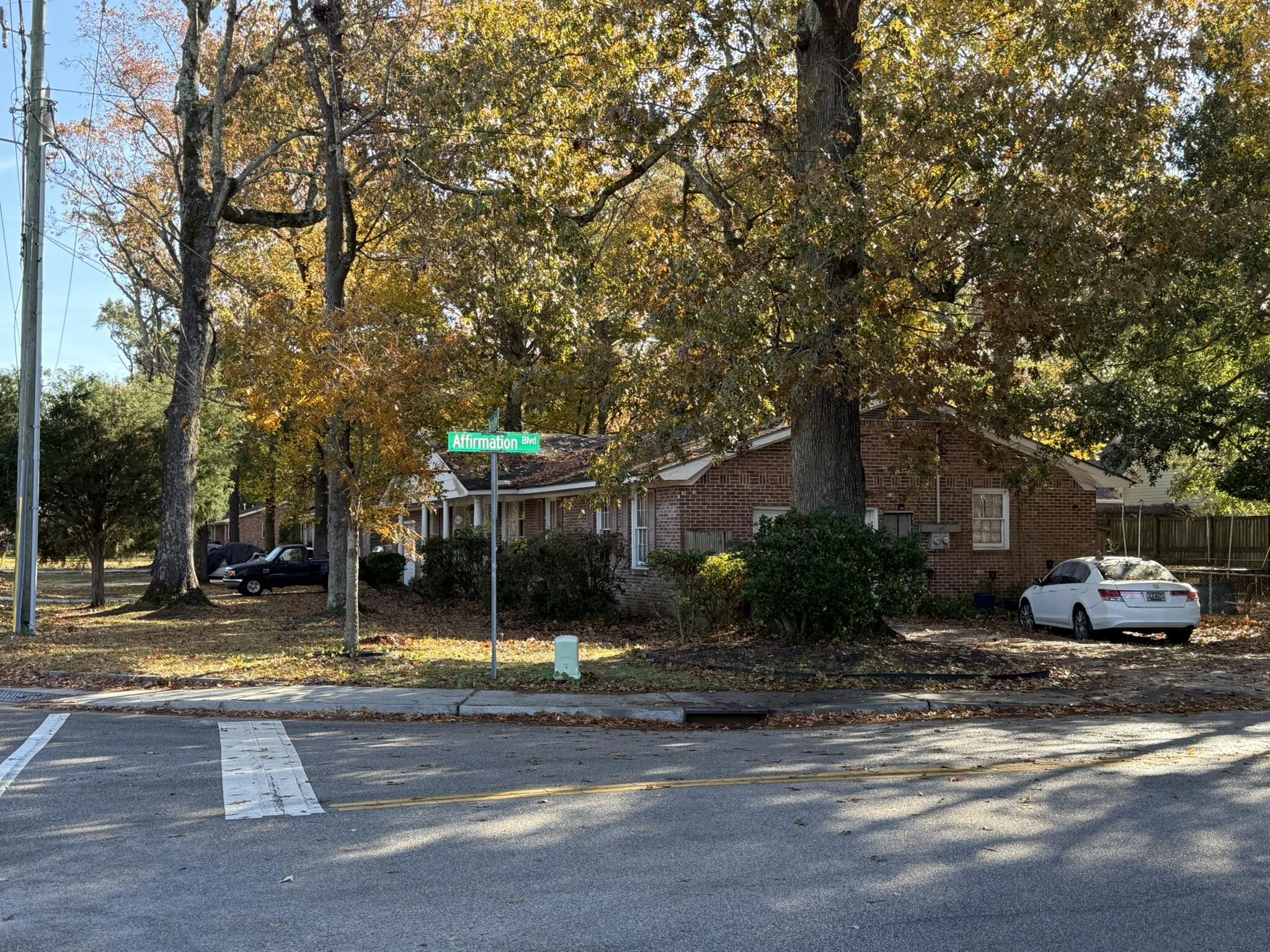 975 Harbor View Road