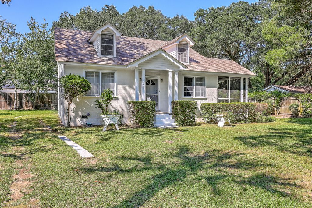 Photo of 2028 Coker Avenue, Charleston, SC 29412 (MLS # 25024705)