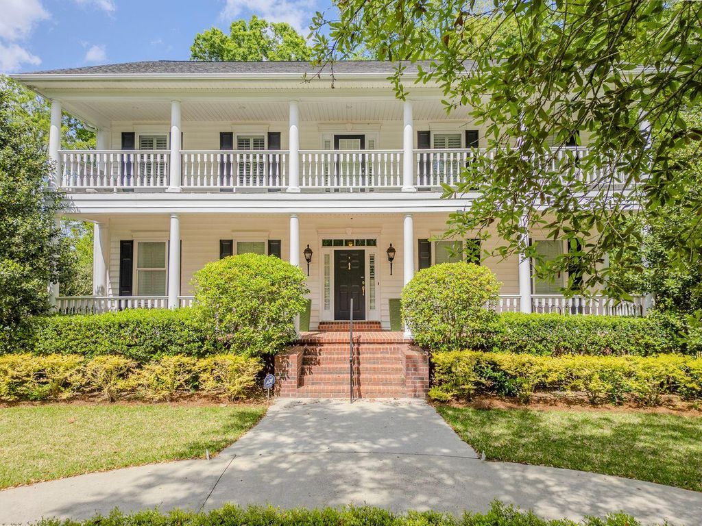 Photo of 490 Barfield Drive, Summerville, SC 29485 (MLS # 26010774)