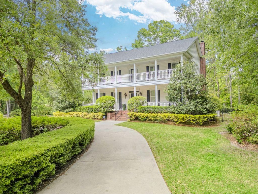 Photo of 490 Barfield Drive, Summerville, SC 29485 (MLS # 26010774)