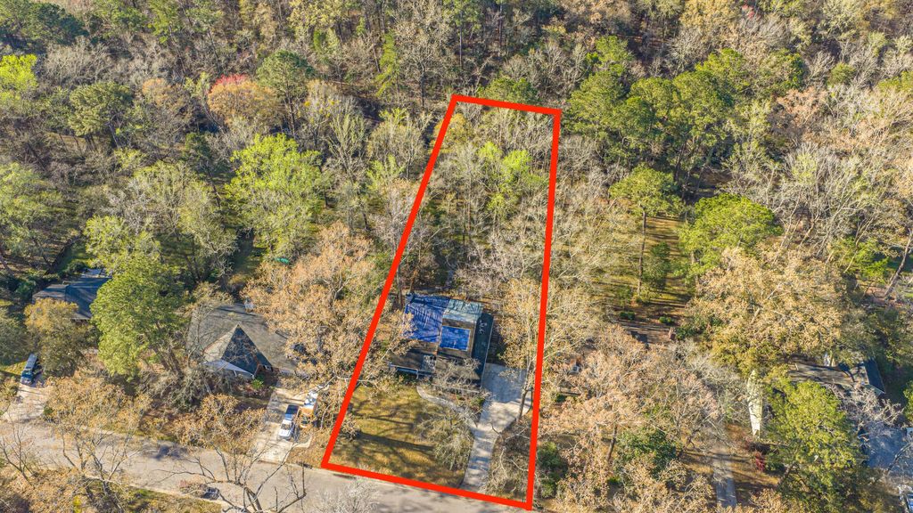 Photo of 113 Hampton Drive, Summerville, SC 29485 (MLS # 26006866)