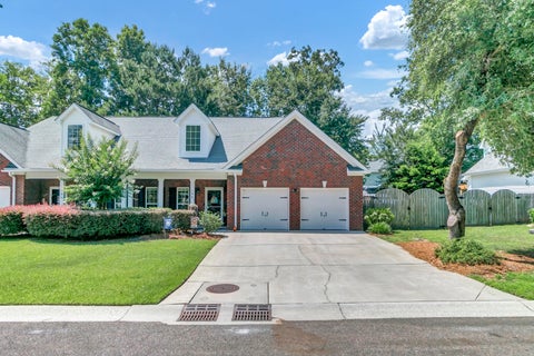 Photo of 135 Steeple Point Court, Summerville, SC 29485 (MLS # 26018441)