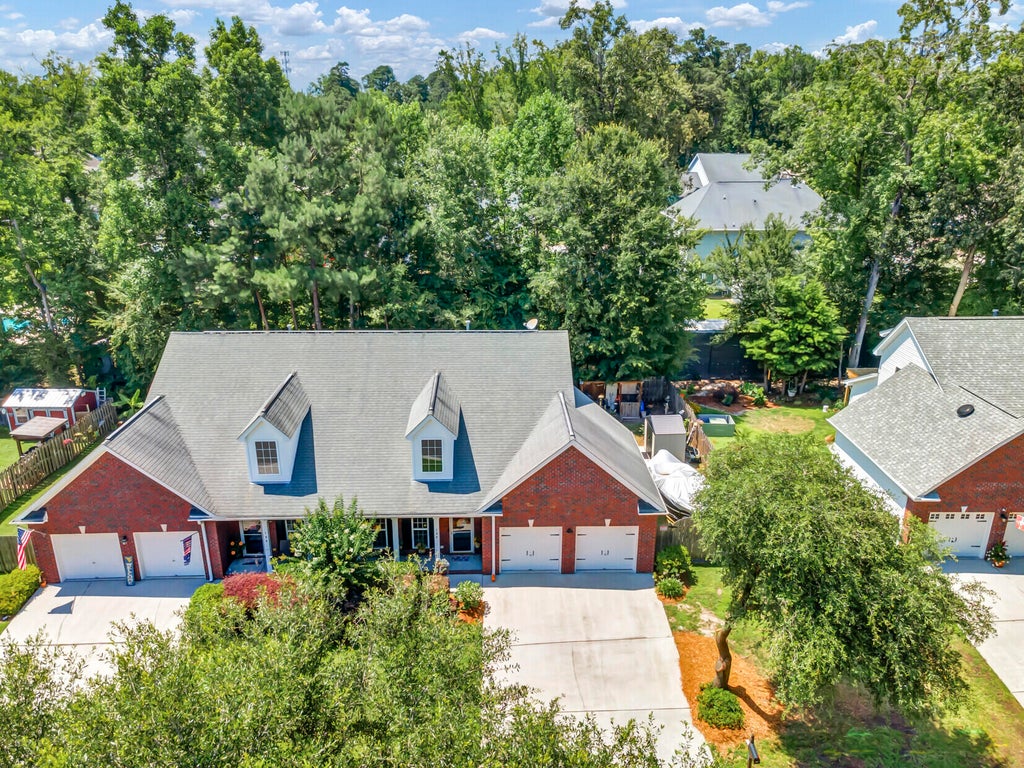 Photo of 135 Steeple Point Court, Summerville, SC 29485 (MLS # 26018441)