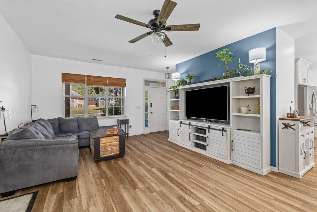 Photo of 800 Essex Drive, Summerville, SC 29485 (MLS # 26011274)