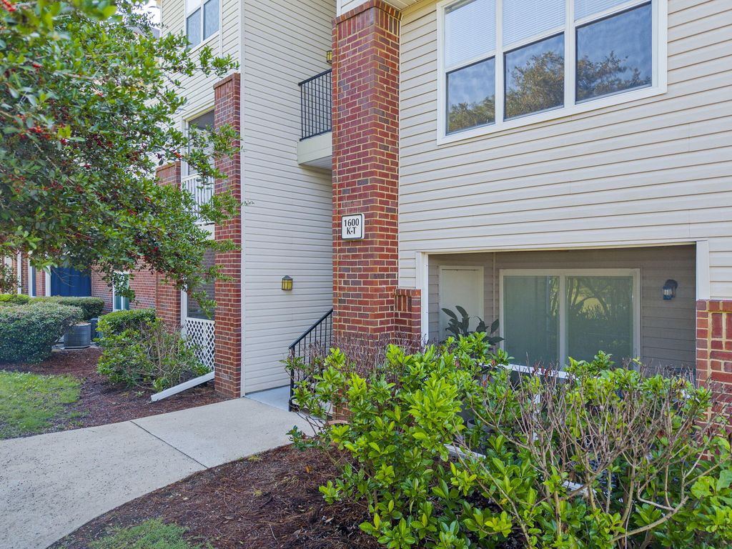 Photo of 2011 N Highway 17 #1600k, Mount Pleasant, SC 29466 (MLS # 26012977)