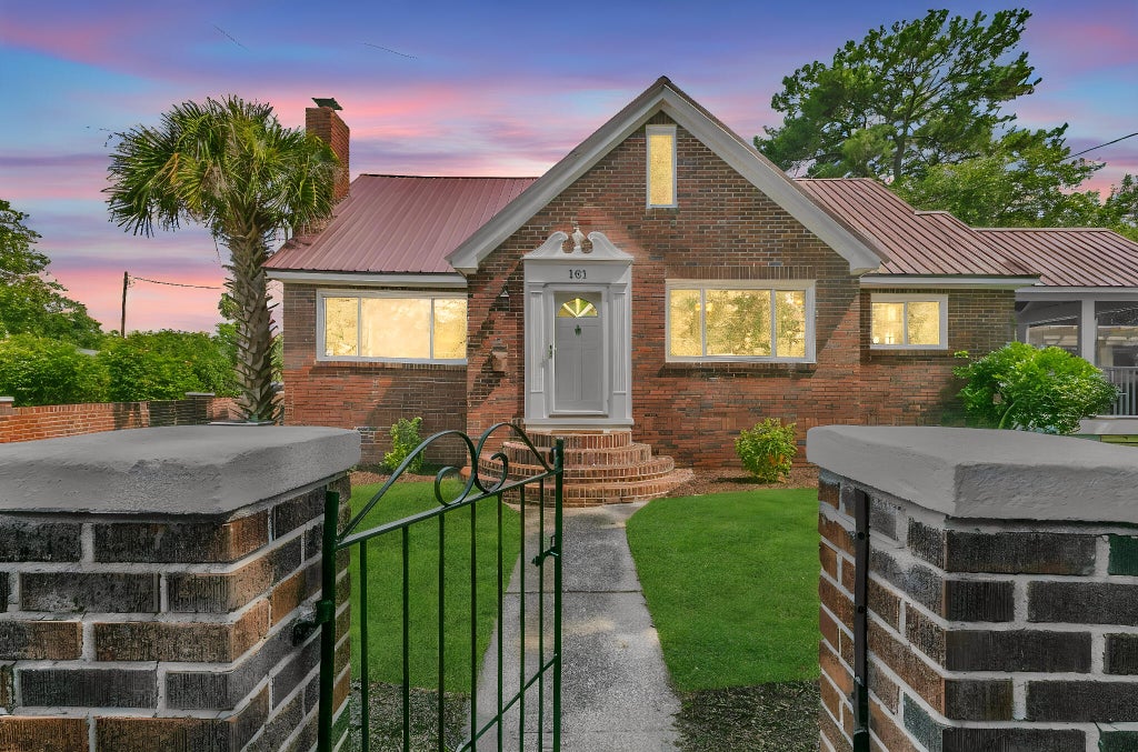 Photo of 161 Gordon Street, Charleston, SC 29403 (MLS # 26020394)