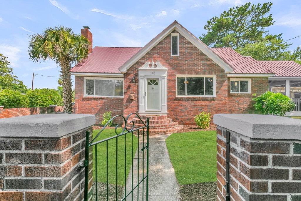Photo of 161 Gordon Street, Charleston, SC 29403 (MLS # 26020394)