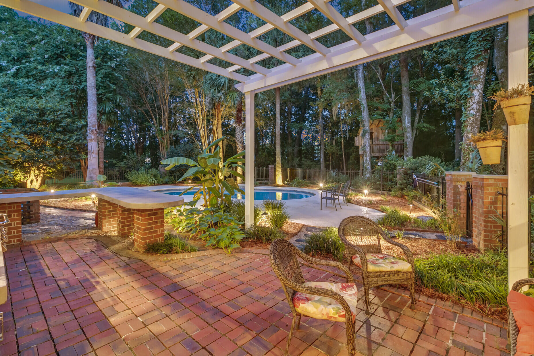 312 E Shepard Lane