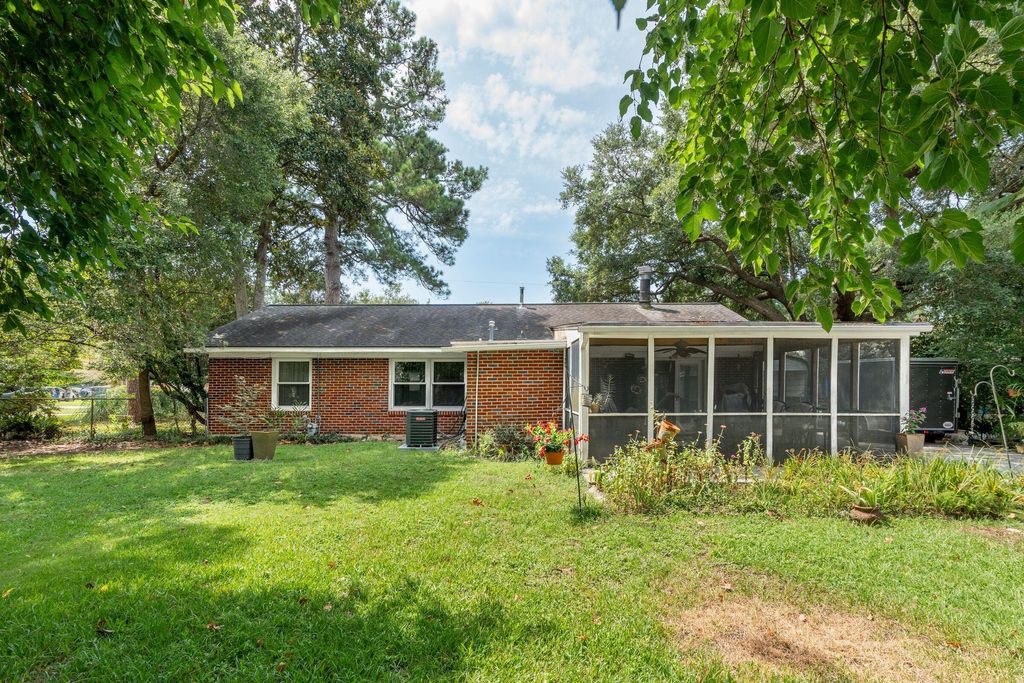 Photo of 1764 Lady Ashley Street, Charleston, SC 29412 (MLS # 25027191)