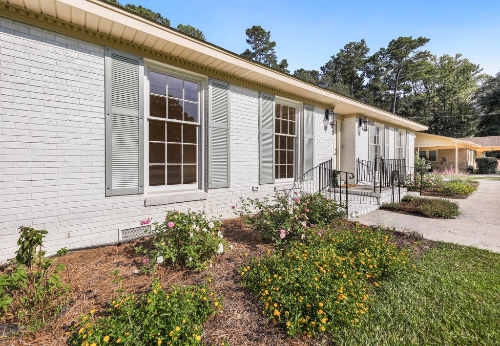 Photo of 122 Pinewood Drive, Moncks Corner, SC 29461 (MLS # 25024525)