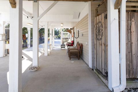 A home in Edisto Island