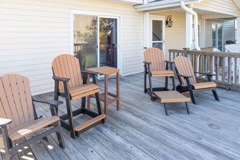 A home in Edisto Island