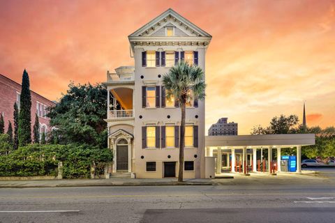 Photo of 313 Meeting Street #24, Charleston, SC 29401 (MLS # 25025567) Photo of 313 Meeting Street #24, Charleston, SC 29401 (MLS # 25025567)