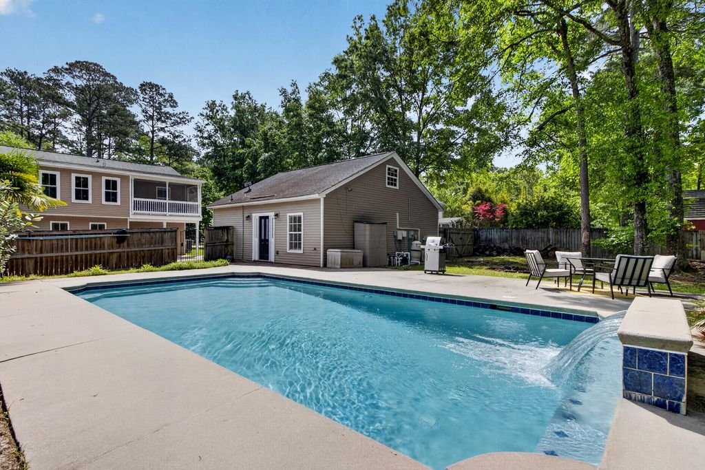 Photo of 105 Cantering Hills Lane, Summerville, SC 29483 (MLS # 26010643)