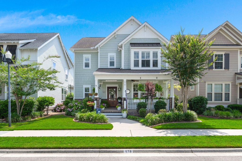 Photo of 178 Bateaux Drive, Summerville, SC 29483 (MLS # 26014761)