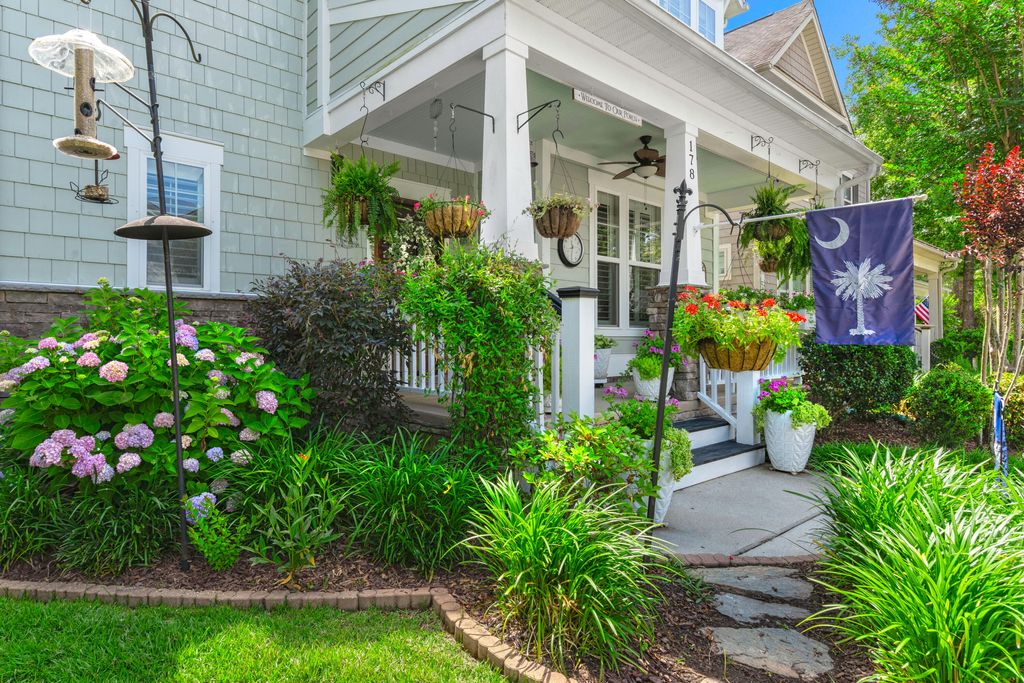 Photo of 178 Bateaux Drive, Summerville, SC 29483 (MLS # 26014761)