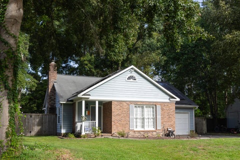Photo of 121 Mill Pond Court, Summerville, SC 29485 (MLS # 26025355)
