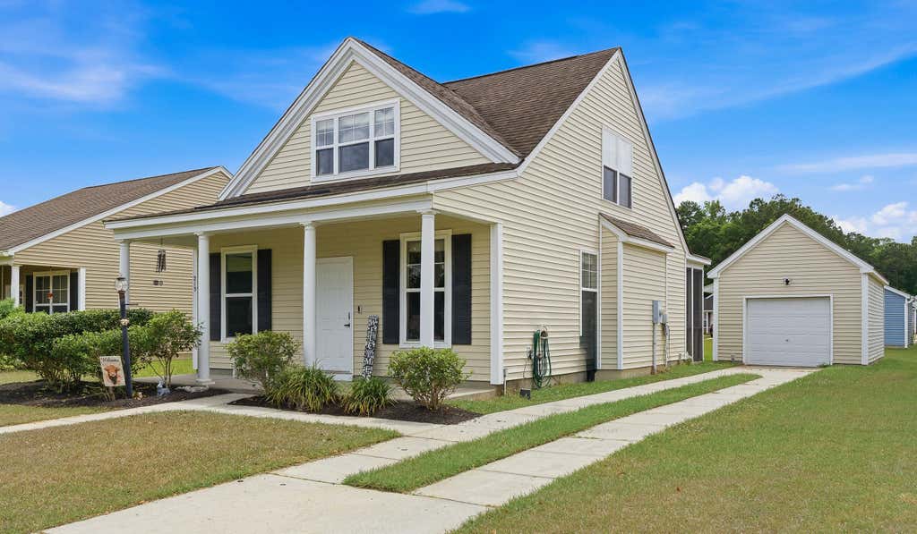Photo of 213 Killarney Trail, Moncks Corner, SC 29461 (MLS # 26022846)