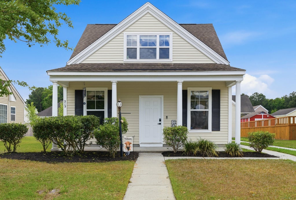 Photo of 213 Killarney Trail, Moncks Corner, SC 29461 (MLS # 26022846)