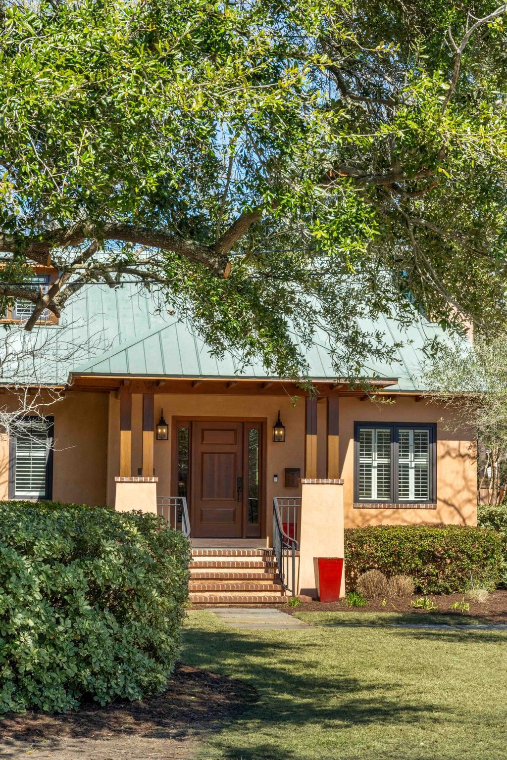 Photo of 6 Rosedale Drive, Charleston, SC 29407 (MLS # 26006712)