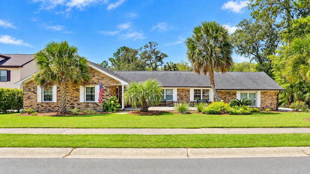 Photo of 2204 Forest Lakes Boulevard, Charleston, SC 29414 (MLS # 26026490)