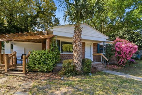 Photo of 1749 Lady Ashley Street, Charleston, SC 29412 (MLS # 26009105)