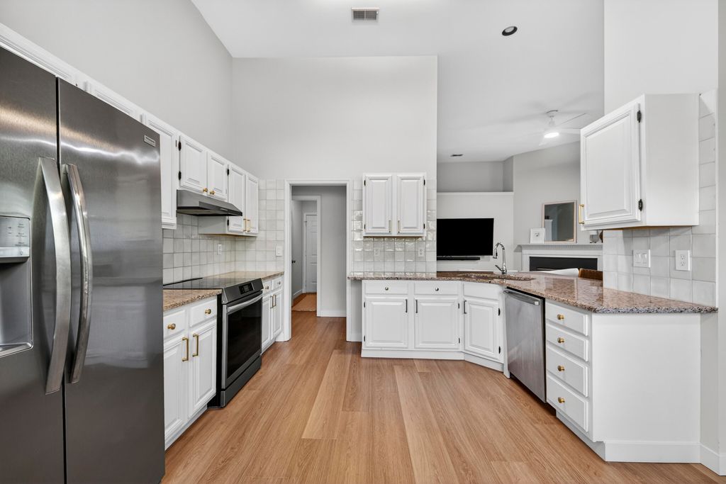 Photo of 1174 Old Ivy Way, Mount Pleasant, SC 29466 (MLS # 26010069)