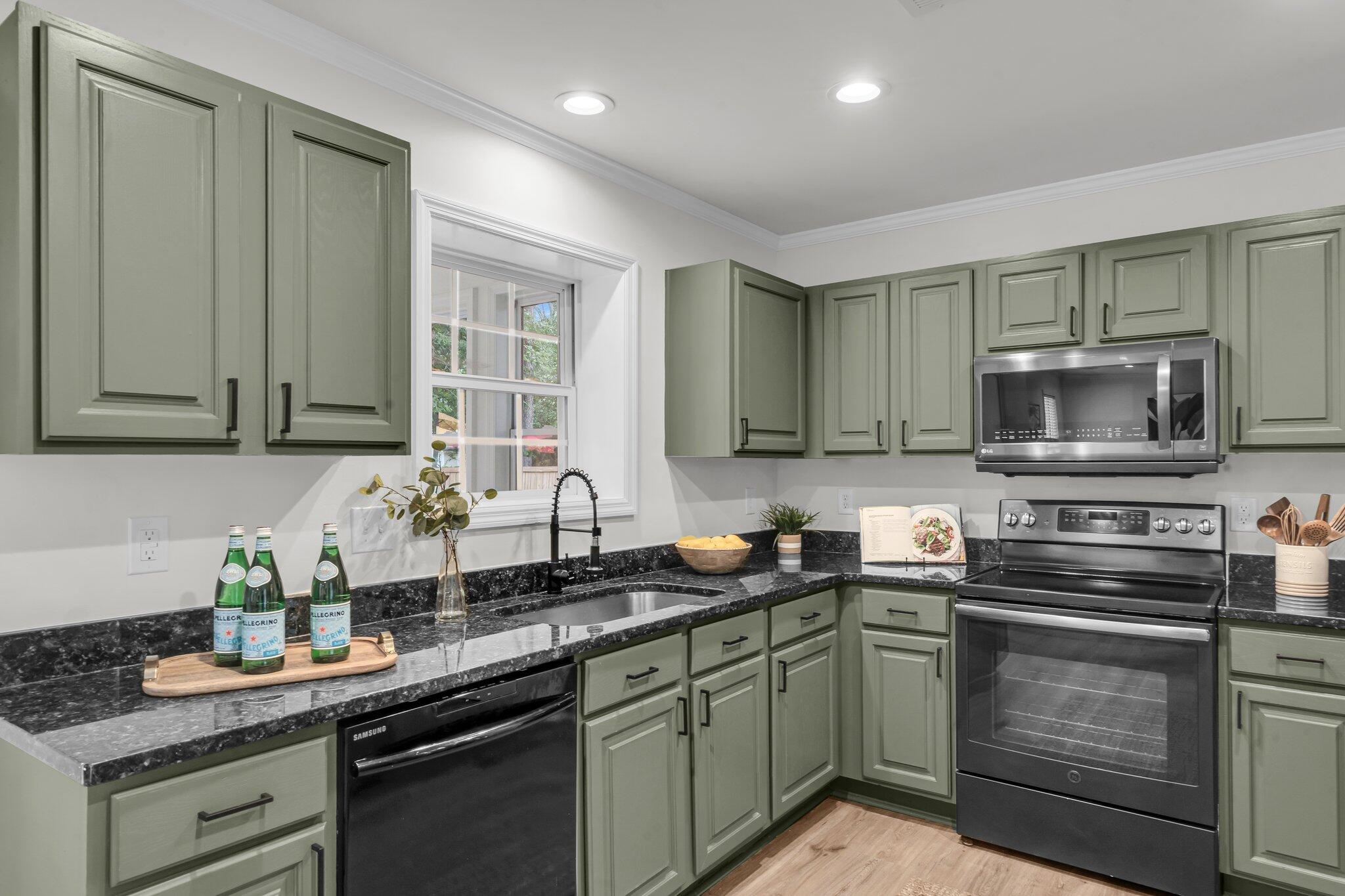 104 Thousand Oaks Circle