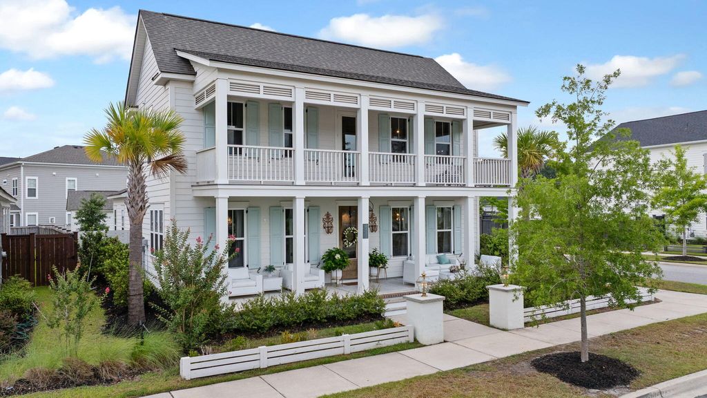 Photo of 197 Winding Branch Drive, Summerville, SC 29486 (MLS # 26003384)