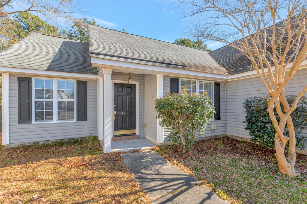 Photo of 148 Rosario Drive, Summerville, SC 29483 (MLS # 26004133)