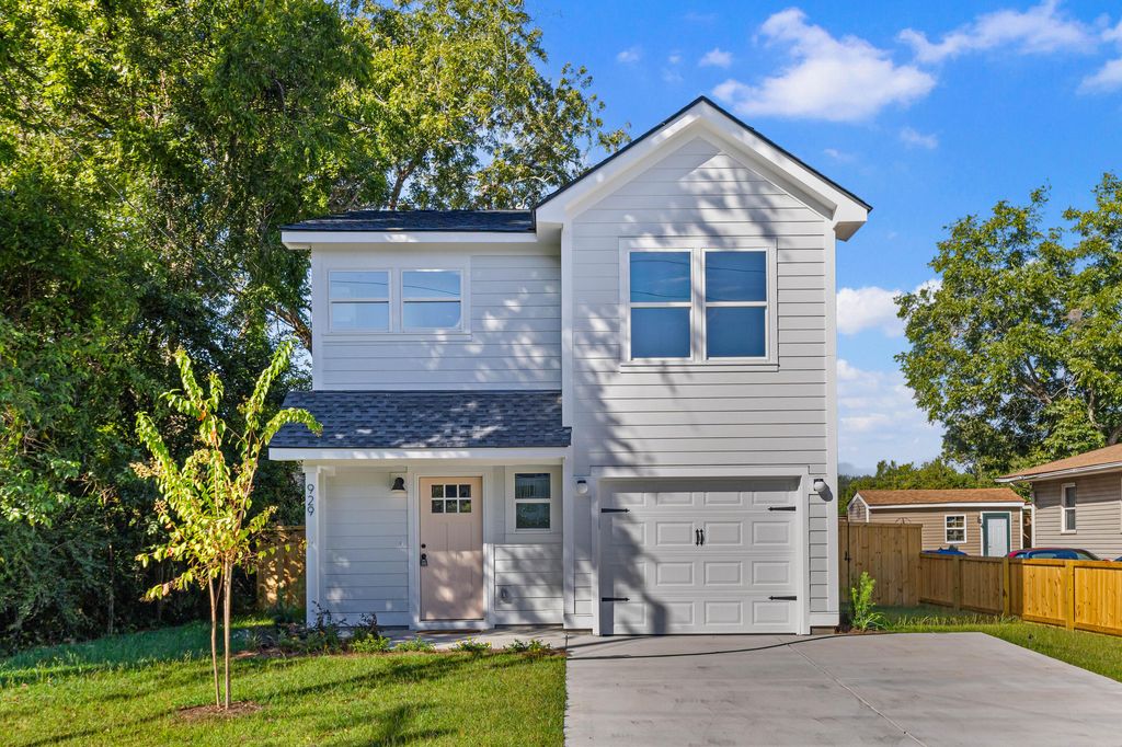 Photo of 929 Battery Avenue, Charleston, SC 29407 (MLS # 25026696)