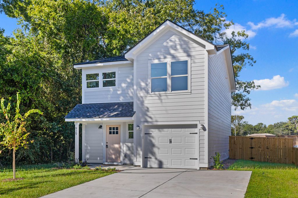 Photo of 929 Battery Avenue, Charleston, SC 29407 (MLS # 25026696)