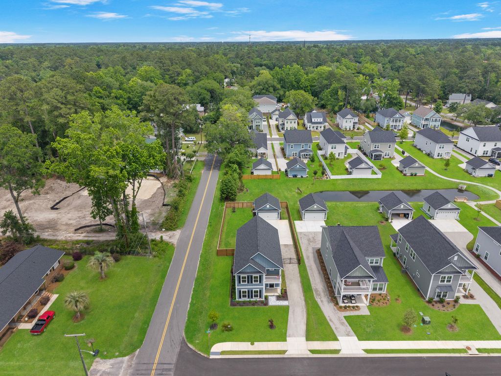 Photo of 101 Gray Pine Lane, Summerville, SC 29483 (MLS # 26013878)